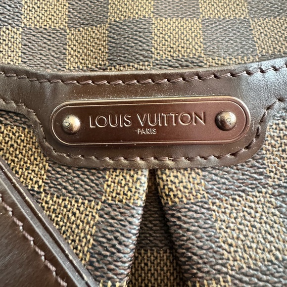 Louis Vuitton Bloomsbury GM*PRICE is FIRM* - Picture 2 of 16